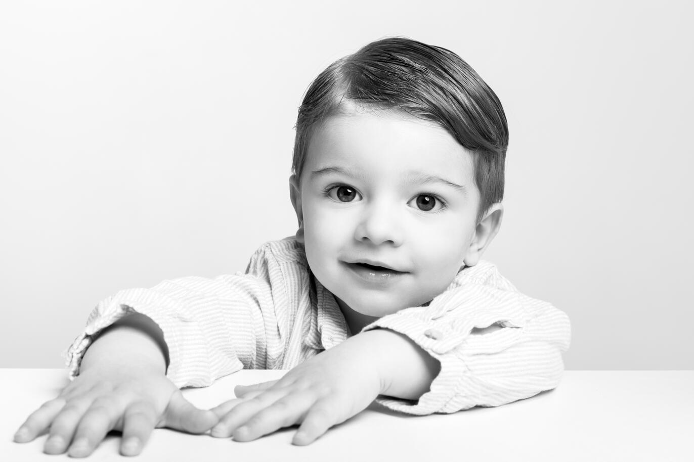 Portrait garçon, en studio — Deux-Quatre, Guebwiller Portrait garçon, en studio — Deux-Quatre, Guebwiller